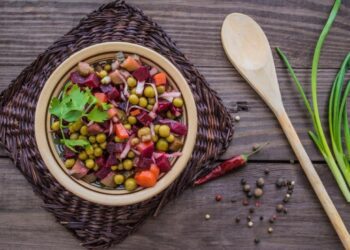 Вінегрет стане смачнішим у 100 разів: без цієї добавки готувати більше не зможете