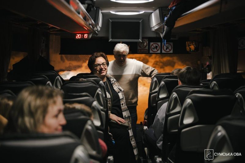 Ще 20 дітей із Сумщини вирушили на двотижневий відпочинок до Вʼєтнаму, - голова ОВА Олег Григоров