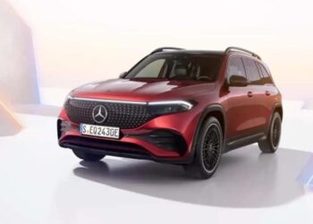 Mercedes-Benz втретє відкликає кросовери EQB через ризик займання батареї