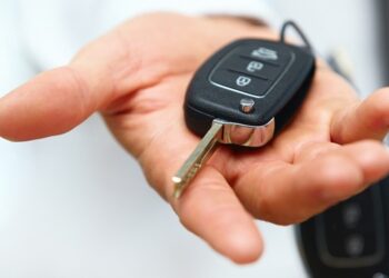 Чому дистанційний запуск двигуна нищить автомобіль