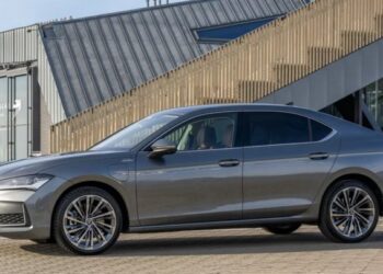 Skoda представила потужного флагмана з витратою менш ніж 2 л/100 км (ФОТО)