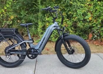 Швидший за мопеди: у США створили потужний електровелосипед із запасом ходу 160 км (ВІДЕО)