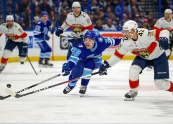 НХЛ: Тампа, Кароліна та Вегас святкують перемоги