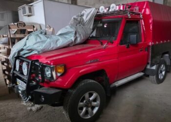 У Києві відреставрували Toyota Land Cruiser 70, а тепер продають за $38000 (ФОТО)