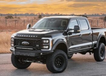 Брутальний дизайн і 500 сил: представлено нетиповий заряджений пікап Ford (ВІДЕО)