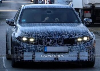 Найдешевший електричний седан BMW отримає несподіваний мотор (ФОТО)