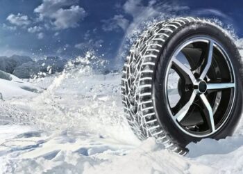 Лайфхак для водія: як заїхати і з’їхати з гірки взимку