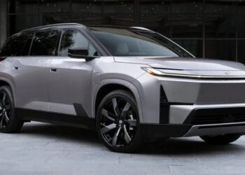 Практичніший за RAV4: новий кросовер Toyota розсекретили для великої родини (ФОТО)