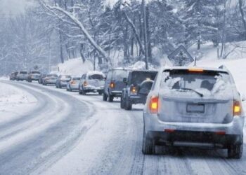 Уроки водіння: Як правильно проїхати ожеледицю