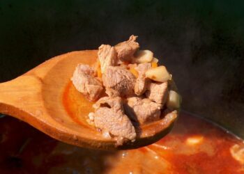 Ці три помилки все псують: як приготувати гуляш з яловичини як в СРСР