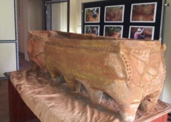 У Південній Індії знайшли унікальний 2300-річний теракотовий саркофаг