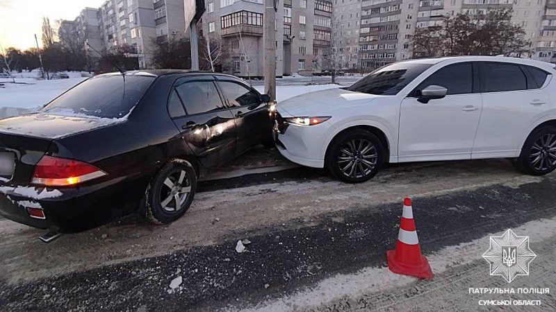 ДТП за участі трьох автомобілів у Сумах: один водій травмований