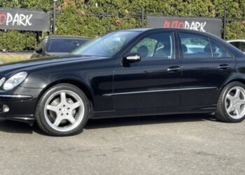 Збережений E-Class: Mercedes-Benz W211 з мінімальним пробігом продають у Києві (ФОТО)