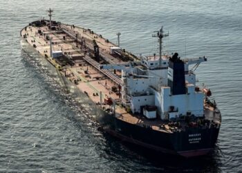 Танкери з російською нафтою дрейфують біля Китаю