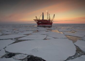 Нафтові компанії Росії змушені скорочувати обсяги буріння – ЗМІ