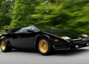 Легендарна капсула часу: виявлено суперкар Lamborghini Countach у новому стані (ФОТО)