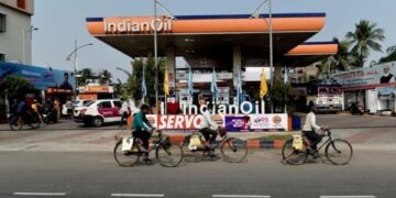 Поставки нафти з РФ в Індію обвалилися до мінімуму за чотири роки – ЗМІ