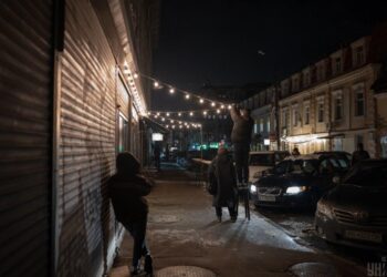 Графіки відключень електроенергії 11 лютого: коли українці будуть без світла в середу