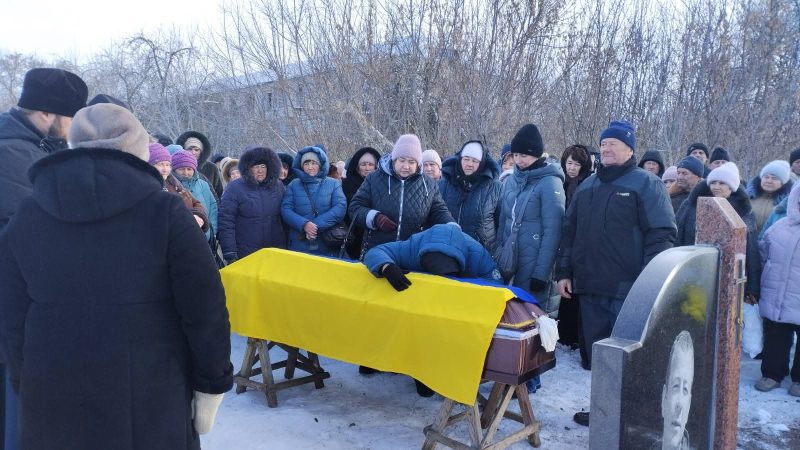 Коровинська громада провела в останню путь Захисника України Сергія Никоненка