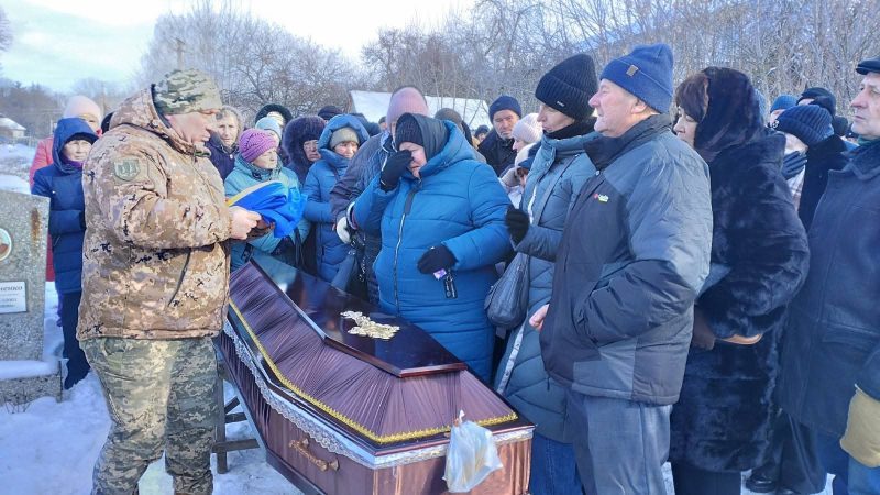 Коровинська громада провела в останню путь Захисника України Сергія Никоненка