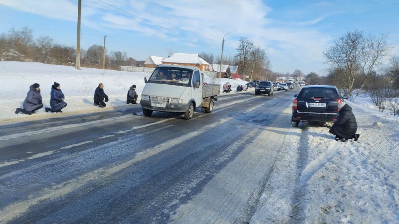 Коровинська громада провела в останню путь Захисника України Сергія Никоненка