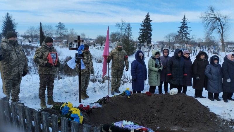 Коровинська громада провела в останню путь Захисника України Сергія Никоненка