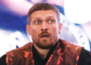 Леннокс Льюїс мріє про бій з Усиком: “Я б зміг його прорахувати”