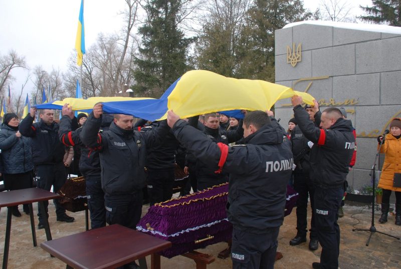 Навіки разом: у Шостці поховали подружжя Славських, які загинули при виконанні службових обов’язків