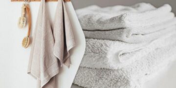 Потрібно просто кинути в машинку один предмет: рушники знову стануть м’якими