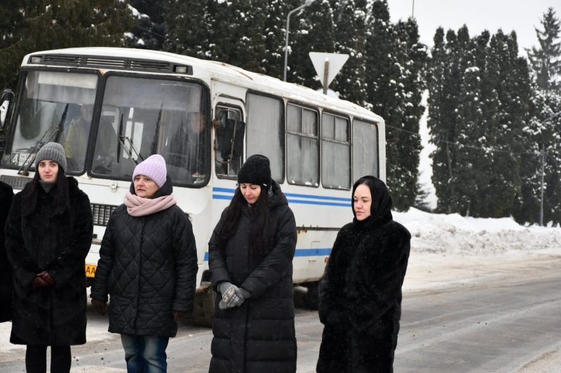 Працівники Роменської РВА долучилися до ініціативи зупинки транспорту під час хвилини мовчання