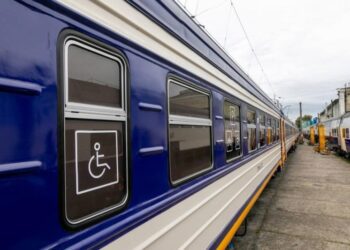 РФ вдарила по українській залізниці: деякі потяги не курсуватимуть