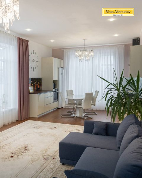 Рінат Ахметов подарував Віталію Шумею на день народження будинок на Київщині&nbsp;