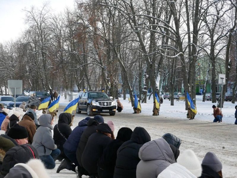 Роменська громада віддала останню шану Захиснику України Олександру Токарю