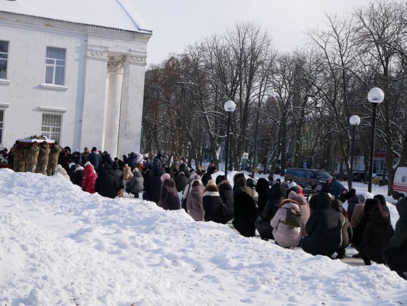 Роменська громада віддала останню шану Захиснику України Олександру Токарю