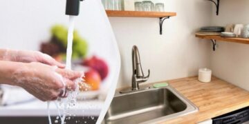 Сантехнік показав, як прочистити злив без вантуза і “хімії”: вода “зникне” за 5 хвилин