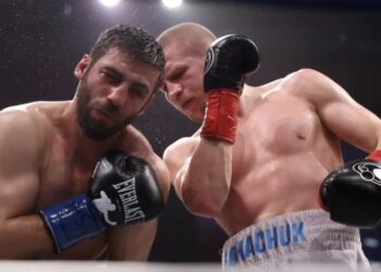 Сергій Богачук перебив Раджаба Бутаєва в яскравому махачі