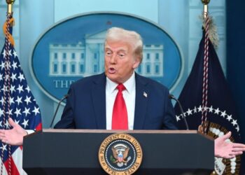 Трамп заявив, що підвищить свої мита до 15%