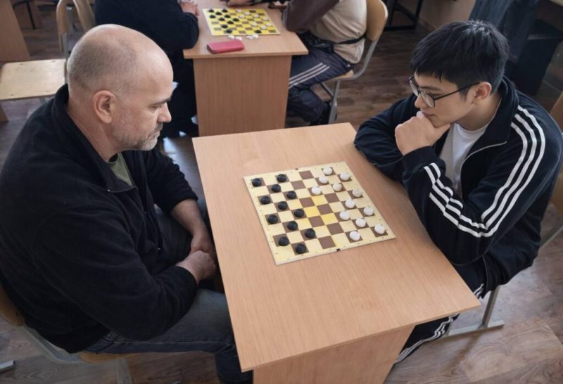 У Конотопі &laquo;Спорт для всіх&raquo; організував турнір з шашок серед мікрорайонів міста