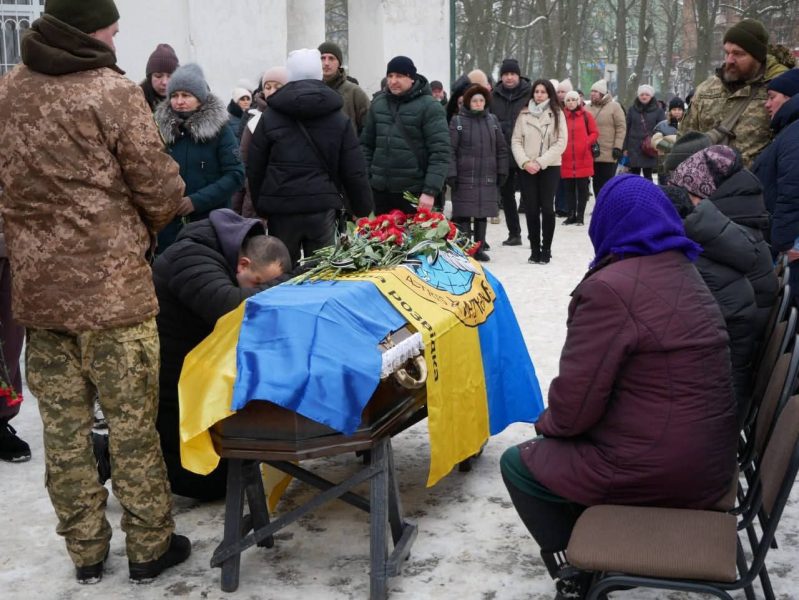 У Ромнах та Андріяшівській громаді попрощалися із загиблим Захисником Олександром Стрижевським