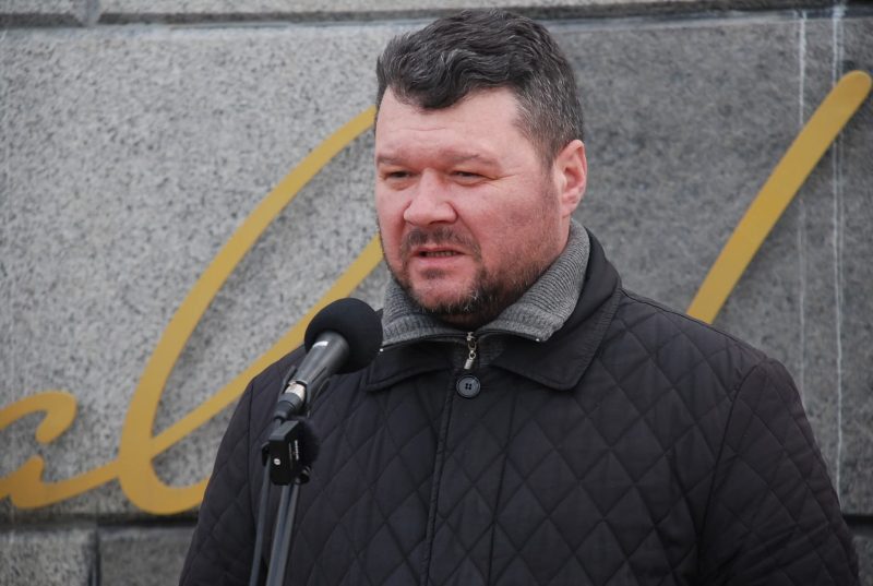 У Шостці провели в останню путь водія ЗСУ Андрія Лакозу