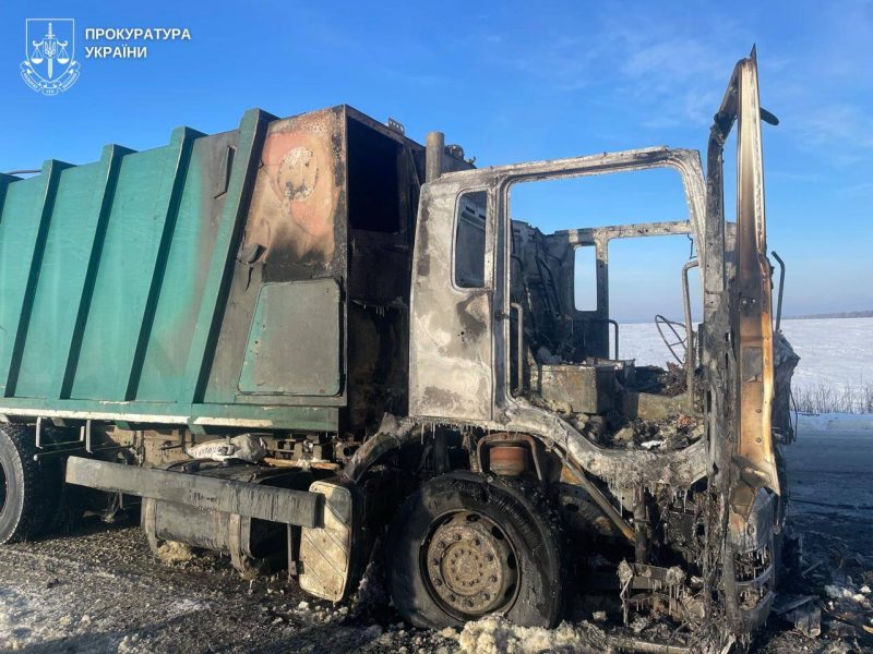 Унаслідок удару по сміттєвозу на Сумщині поранено трьох чоловіків