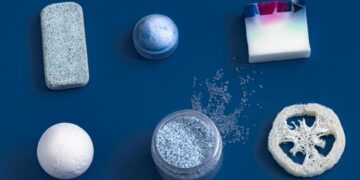 Вбиває наліт за лічені хвилини: що може вимити таблетка від посудомийної машини