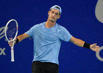 ВІДЕО. Суддя оштрафував тенісиста на матчболі та завершив поєдинок