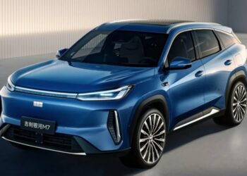 Geely представила гібридний кросовер із запасом ходу понад 1700 км