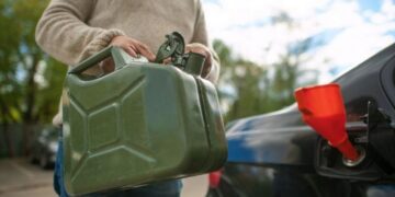 Скільки пального має бути в баку: експерти назвали базовий мінімум