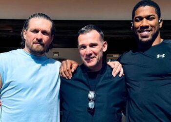 Шевченко завітав на тренування Усика та Джошуа