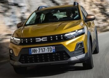 Найдешевший кросовер Dacia показали з усіх боків (ФОТО)