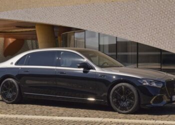 Mercedes представив оновлений Maybach S-Class 2026, який втратив свій головний символ (ФОТО)