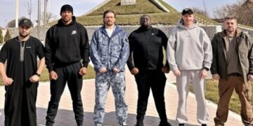 Усик прокоментував поїздку з Джошуа в Україну: Сильний батон