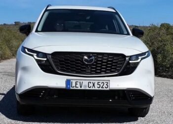Недорогого суперника Toyota RAV4 від Mazda показали наживо (ФОТО)
